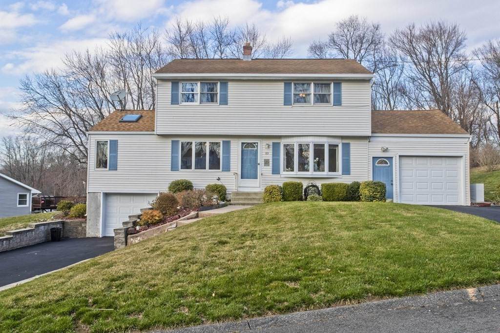 89 Longwood Dr - Photo 1