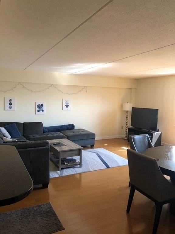108 Peterborough St. - Photo 1