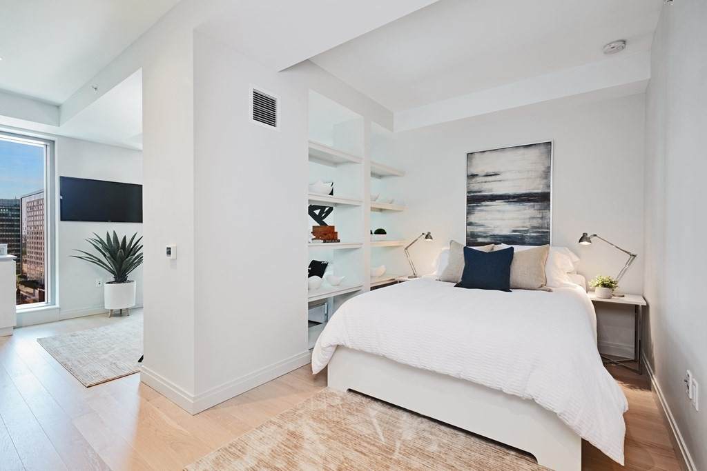 135 Seaport Boulevard - Photo 1