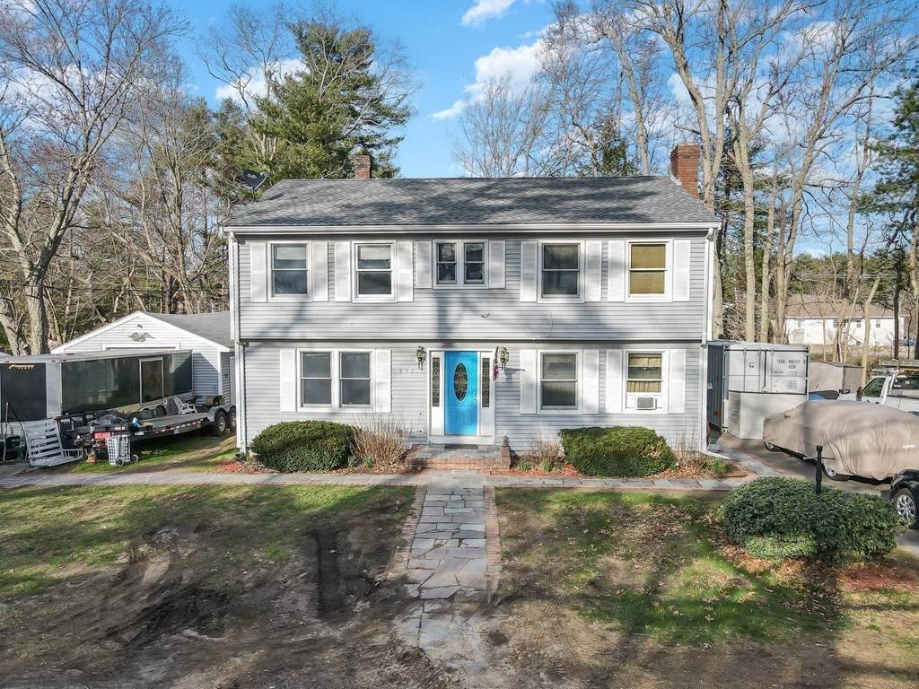 652 Oak St - Photo 1