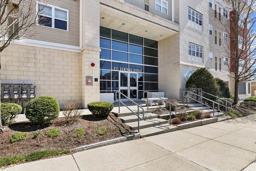 211 Central Street - Photo 1