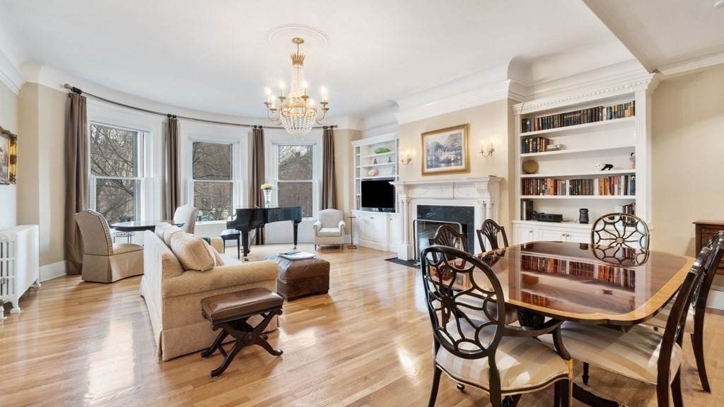 290 Commonwealth - Photo 1