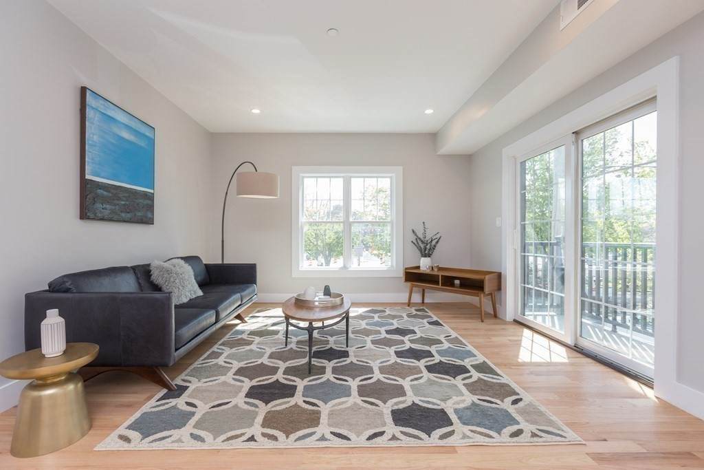 186 Havre St - Photo 1