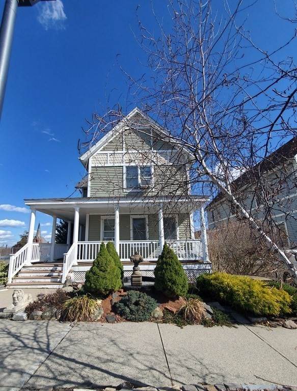 320 Walnut St - Photo 1