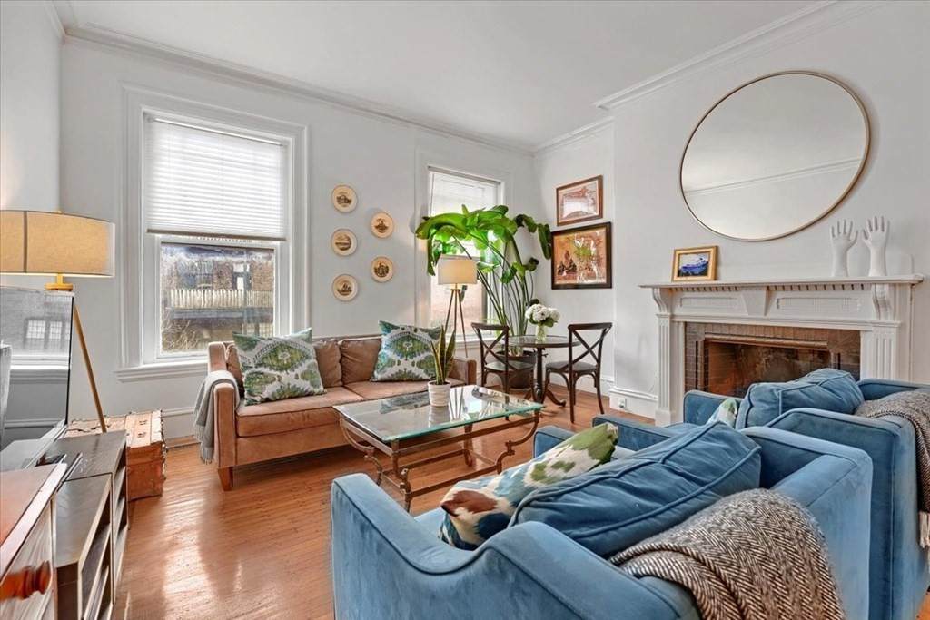 240 Marlborough St - Photo 1