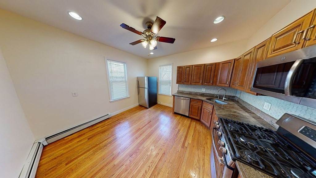 55 Hazelton Street - Photo 1