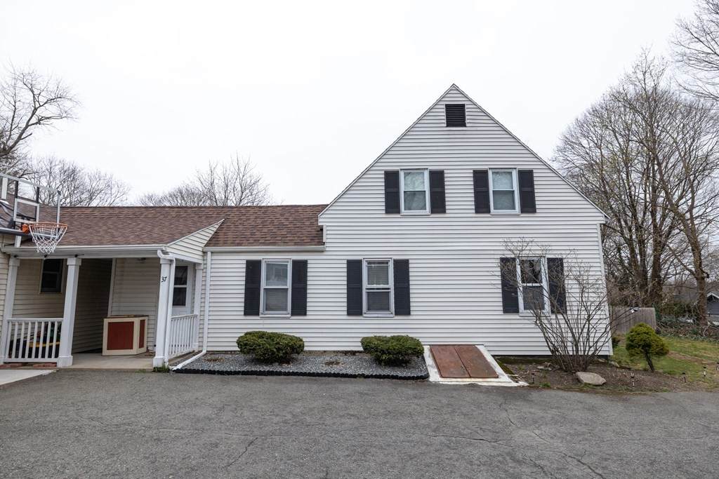 37 Norfolk St - Photo 1