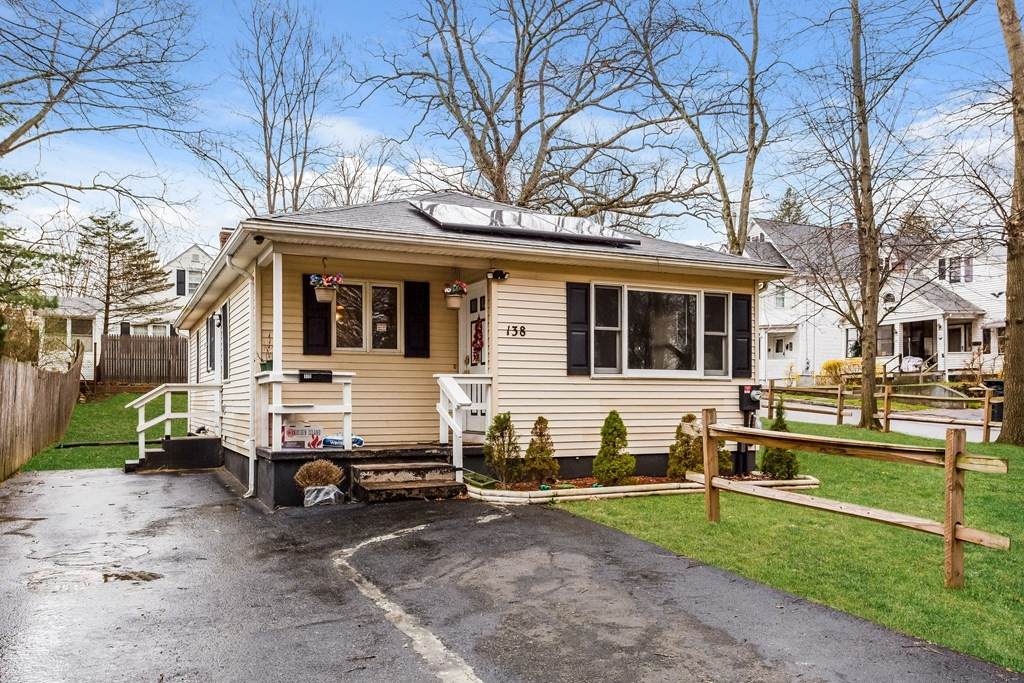 138 Rollins St - Photo 1
