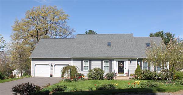 90 W Colonial Rd - Photo 1