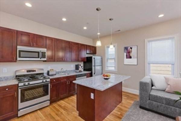 358 Meridian St - Photo 1