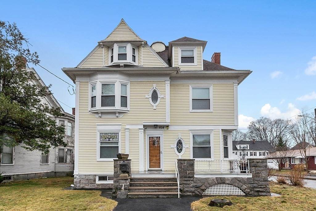 604 Haverhill St - Photo 1
