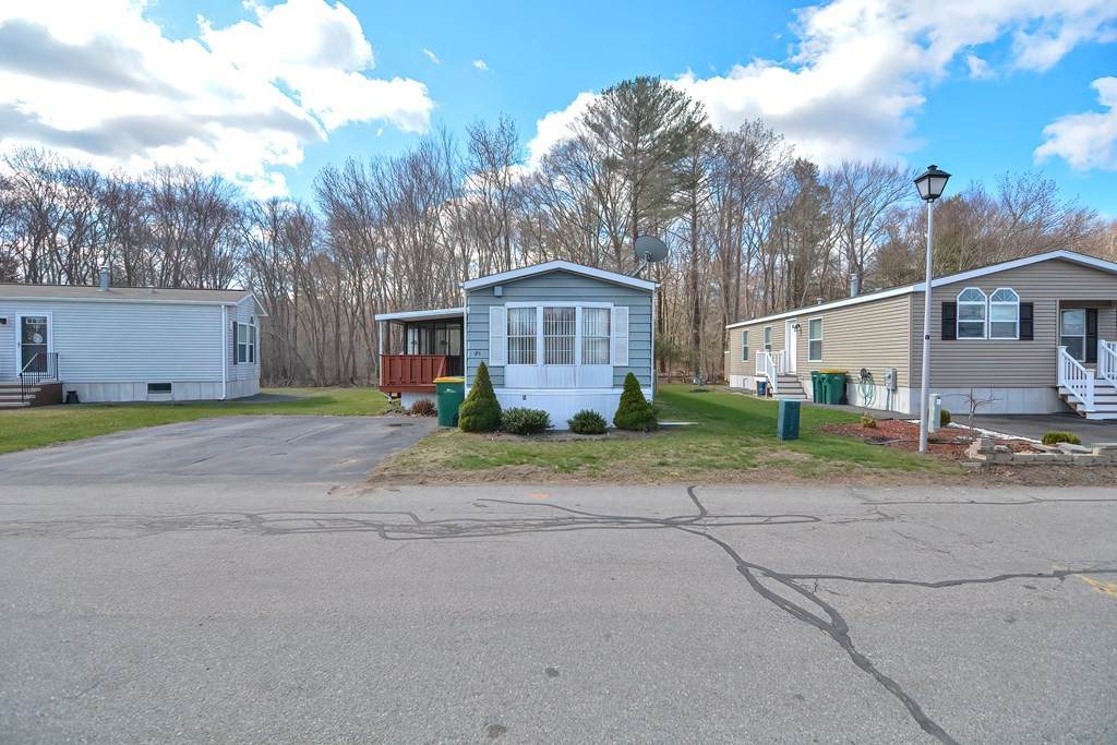 855 N Main St - Photo 1