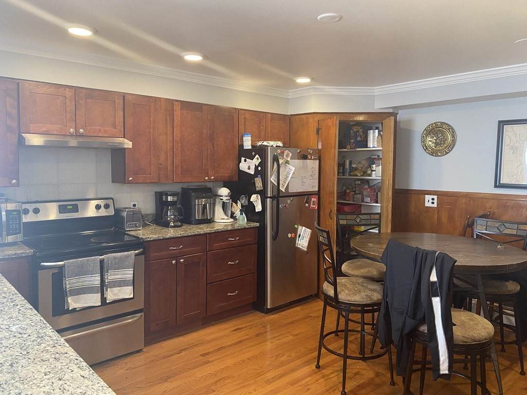 76 Central St - Photo 1