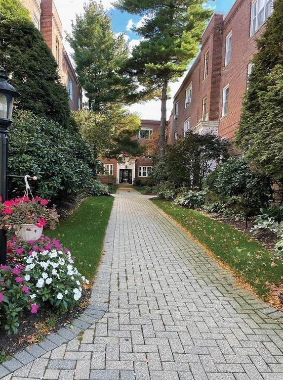 69 Park St - Photo 1