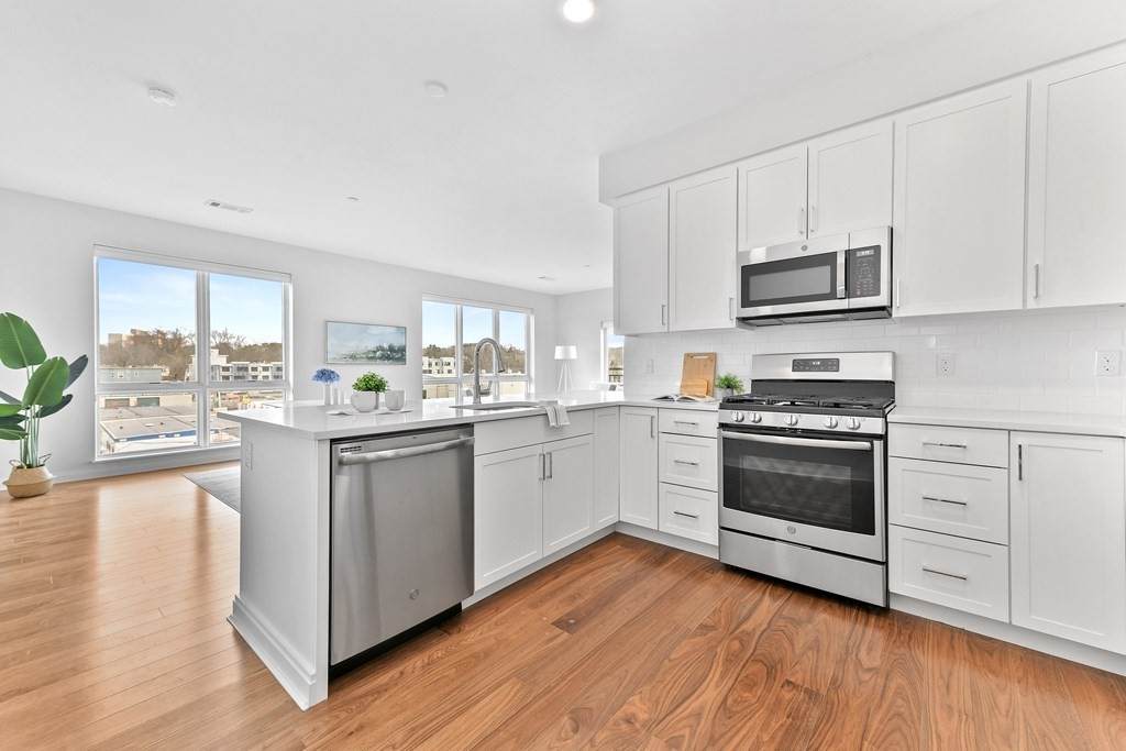 3531 Washington - Photo 1
