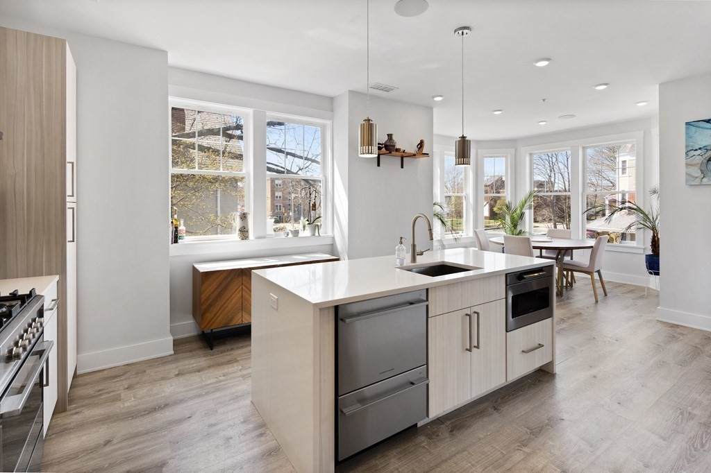 176 Humboldt Ave - Photo 1