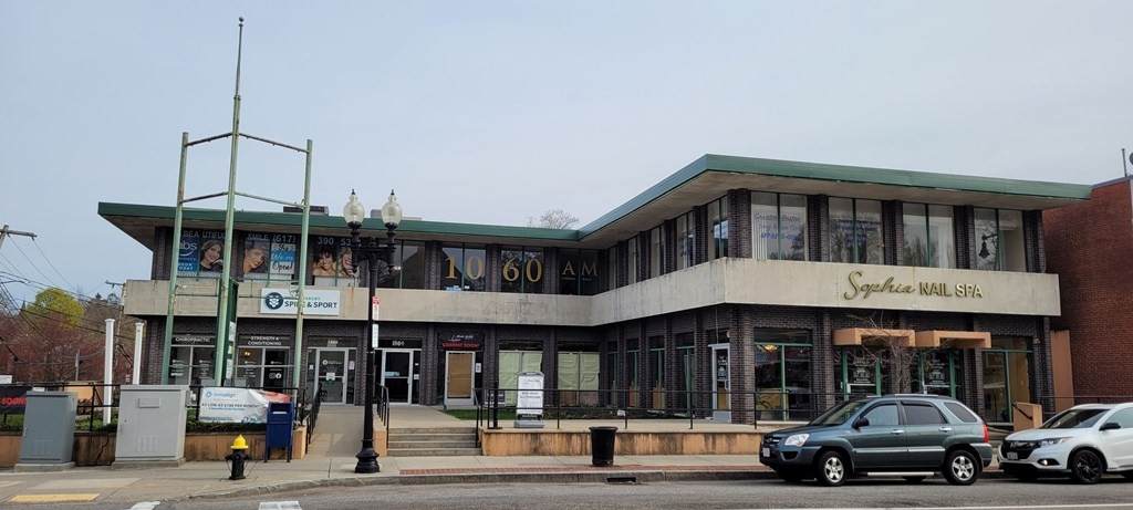 1868 Centre - Photo 1