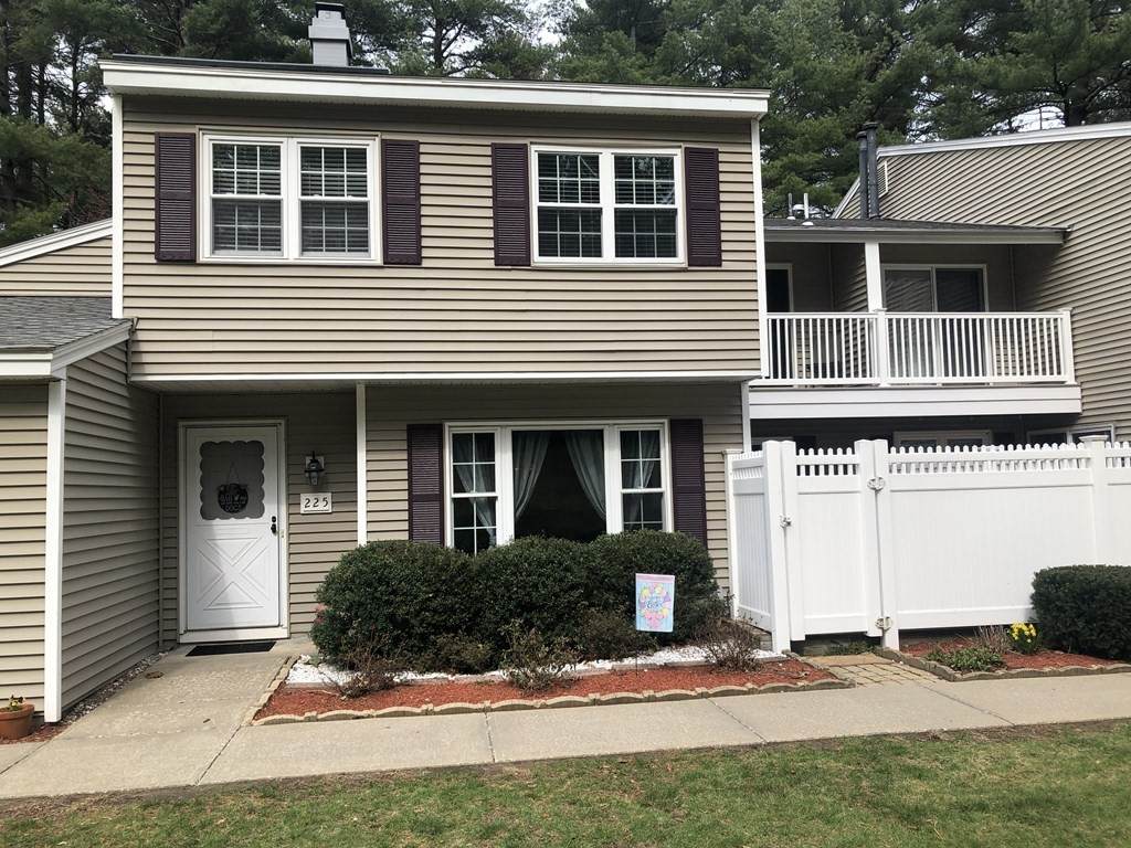 225 Edgebrook Drive - Photo 1