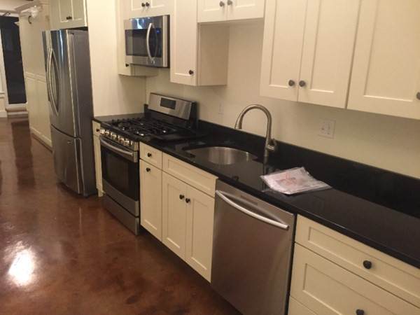 1861 Dorchester Ave - Photo 1