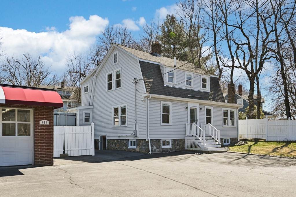 941 Main St - Photo 1