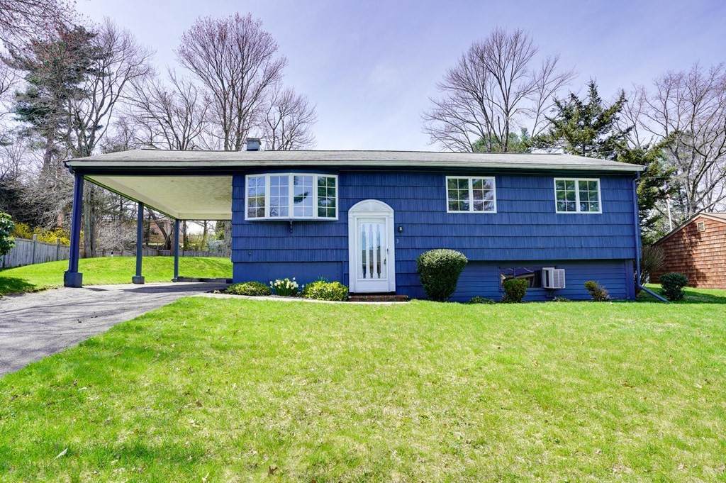 3 Leonard Drive - Photo 1