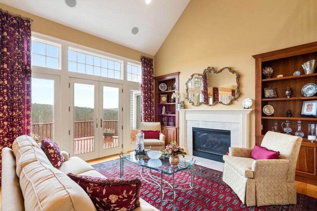55 Maplecroft Lane - Photo 1