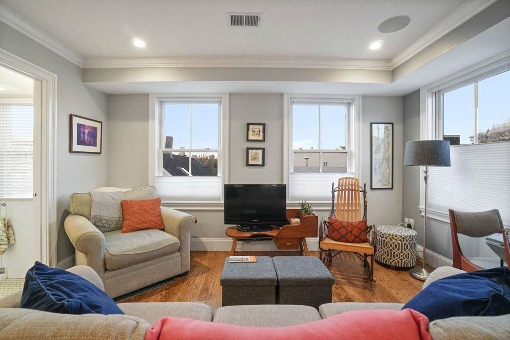 2 Cottage St - Photo 1