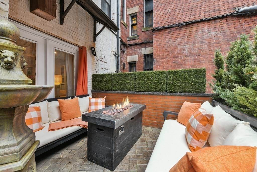 197 Commonwealth Ave - Photo 1