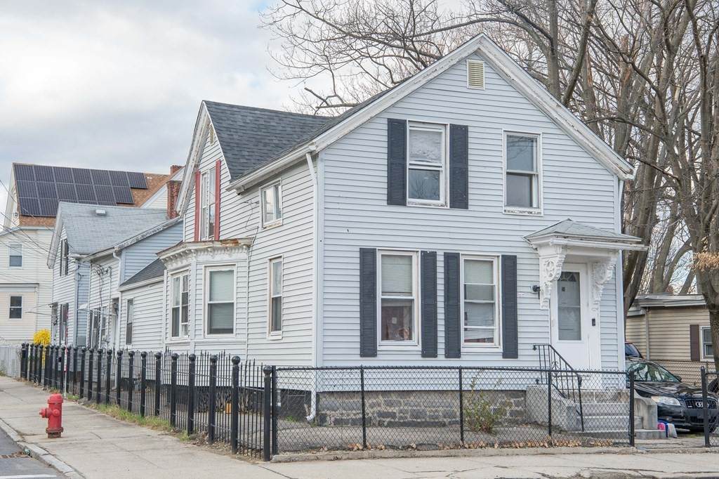 71 Bodwell St - Photo 1