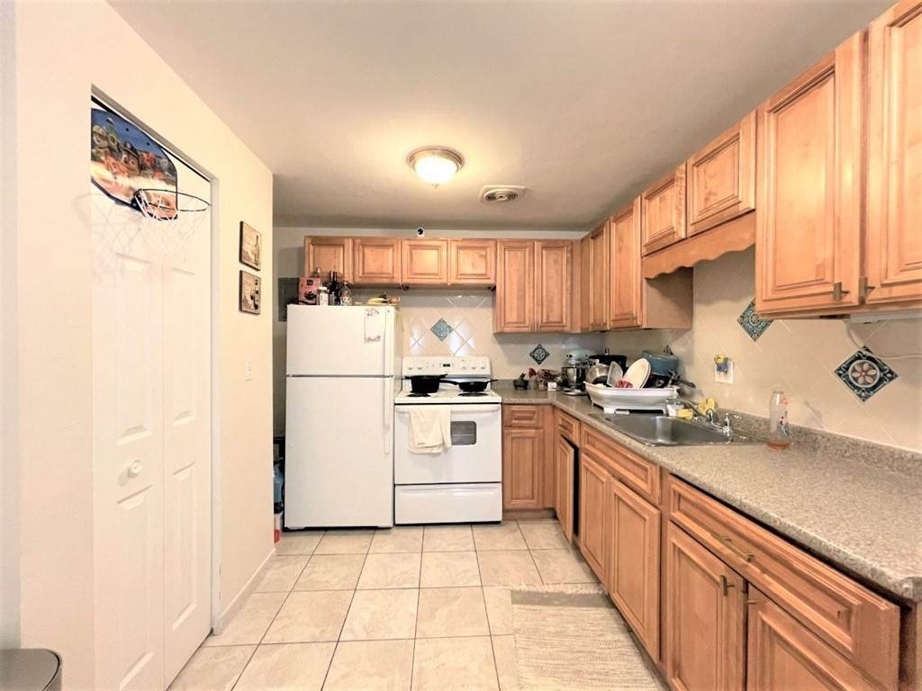 17 Carey Ave - Photo 1
