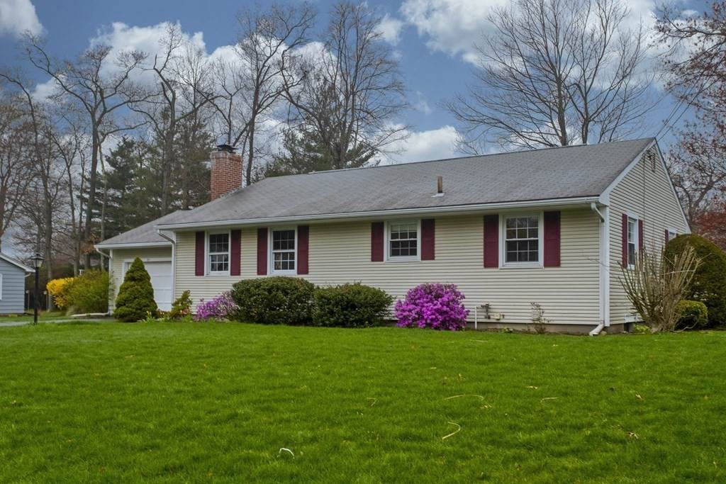 25 Westwood Dr - Photo 1
