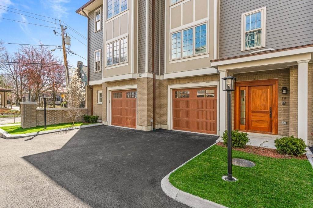 21 Crowninshield Rd - Photo 1