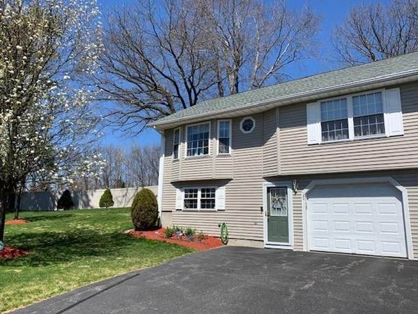 585 Sheridan St - Photo 1