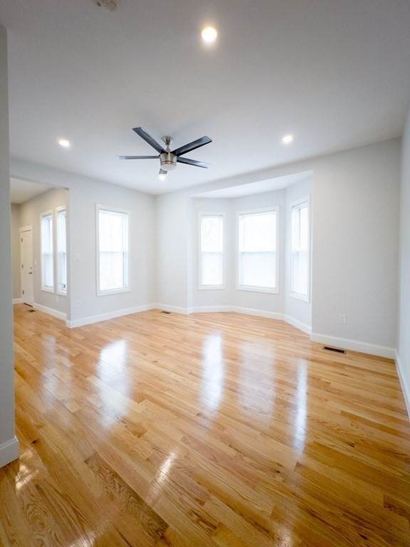 76 Hiawatha Rd - Photo 1