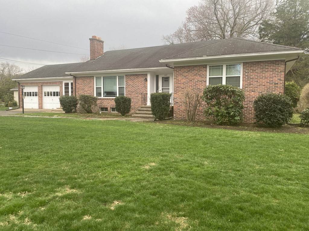 217 Williams St - Photo 1