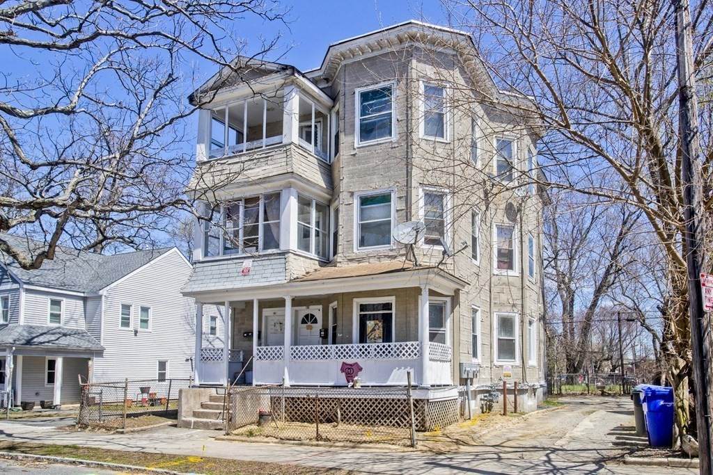 159 College St - Photo 1