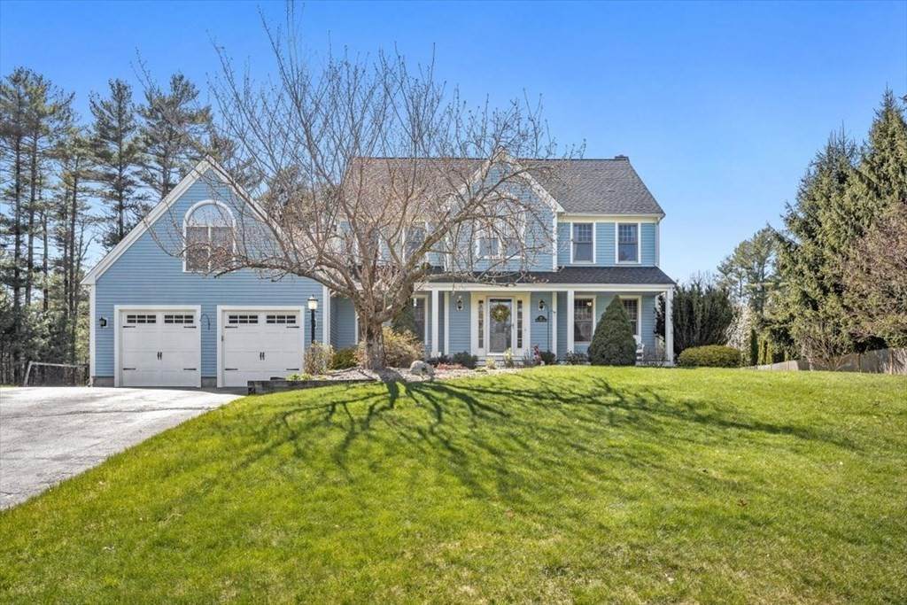 12 Round Hill Rd - Photo 1