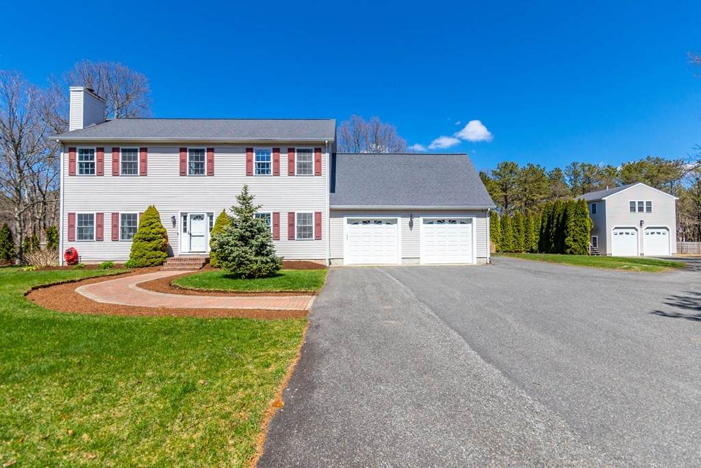 185 Ashumet Rd - Photo 1