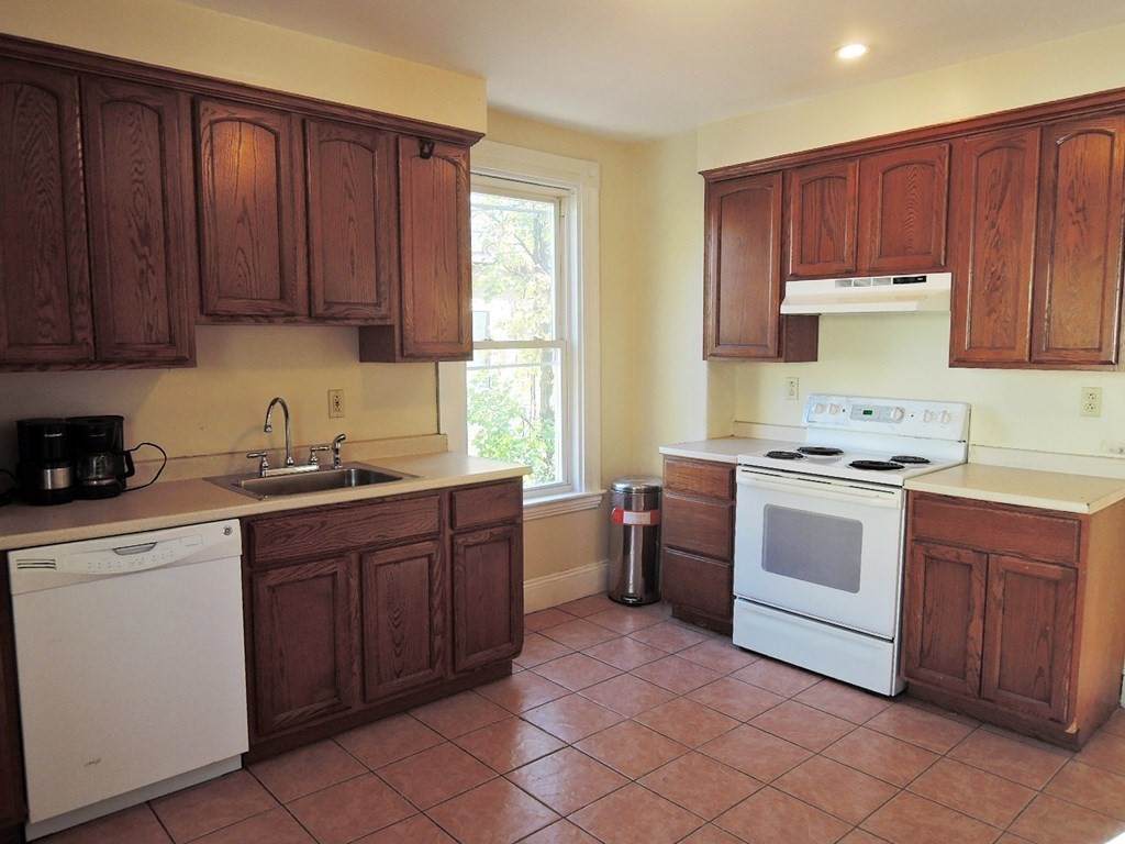 44 Linden - Photo 1