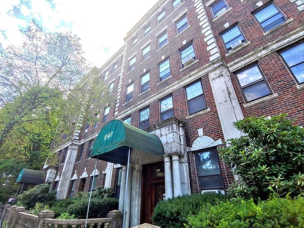 247 Chestnut Hill Ave - Photo 1