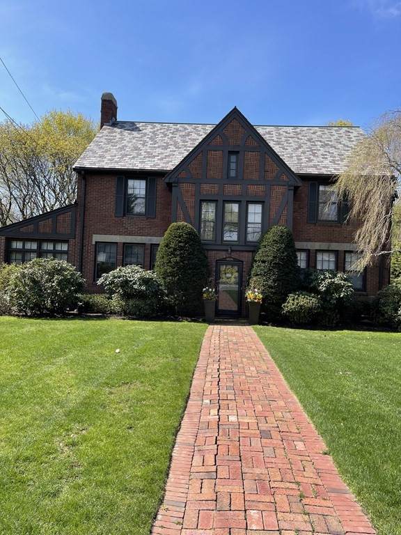 1806 Beacon Street - Photo 1