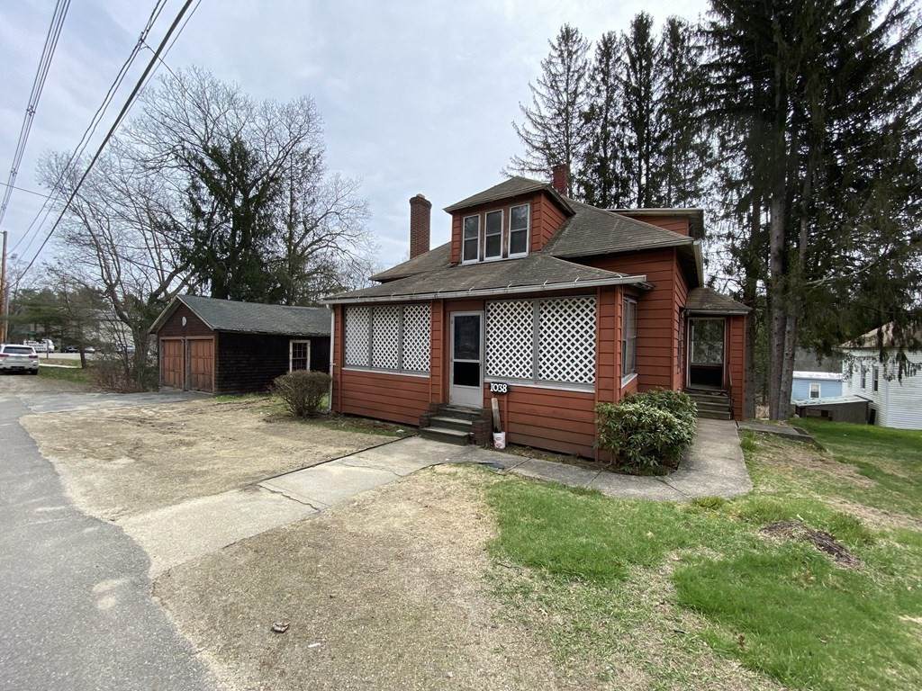 1038 S Main St - Photo 1