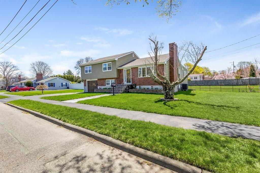 8 Newton Dr - Photo 1