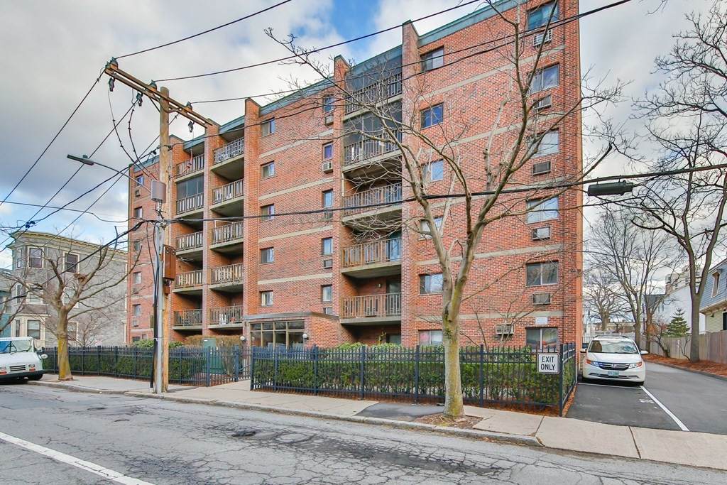 12-16 Ellery St - Photo 1