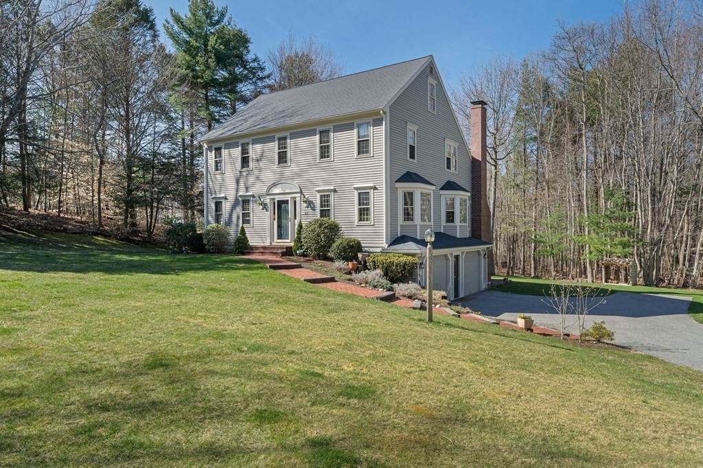47 Metacomet Way - Photo 1