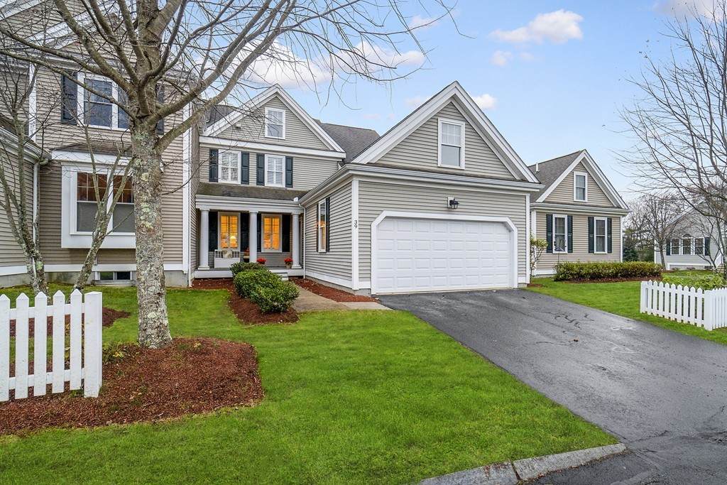 39 Lois Ln - Photo 1
