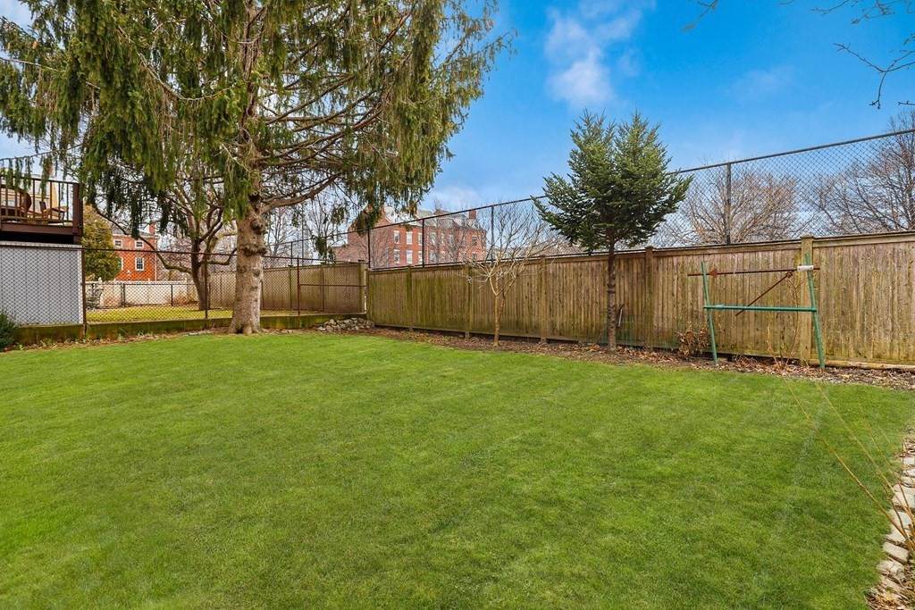 16 Lawrence Street - Photo 1
