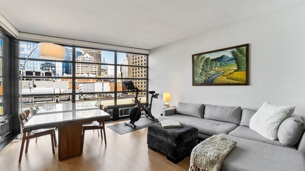 580 Washington - Photo 1