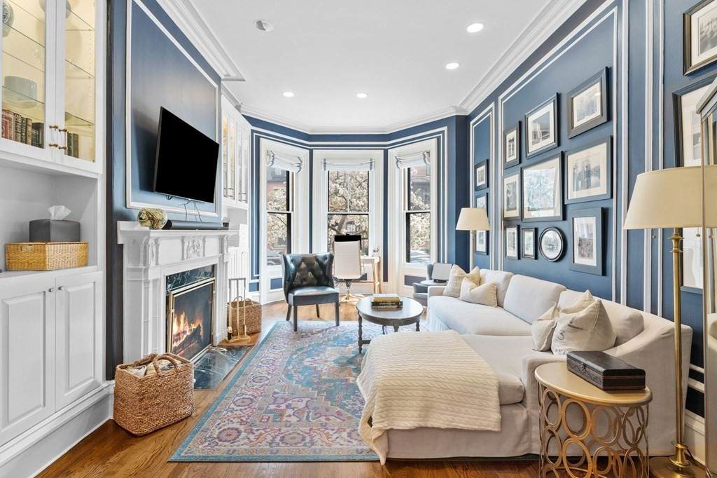 287 Marlborough St - Photo 1
