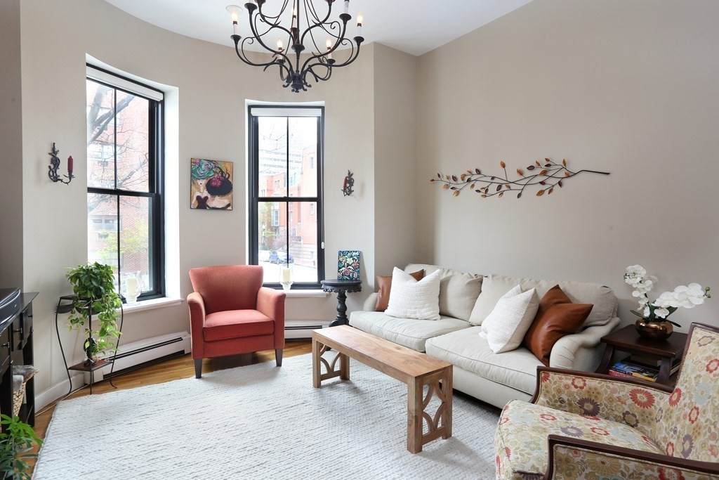 370 Columbus - Photo 1